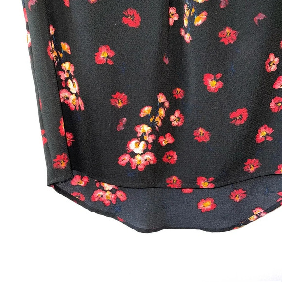 a new day Black & Red Floral Print V-neck Round Hem Blouse Medium Women’s - Picture 5 of 9
